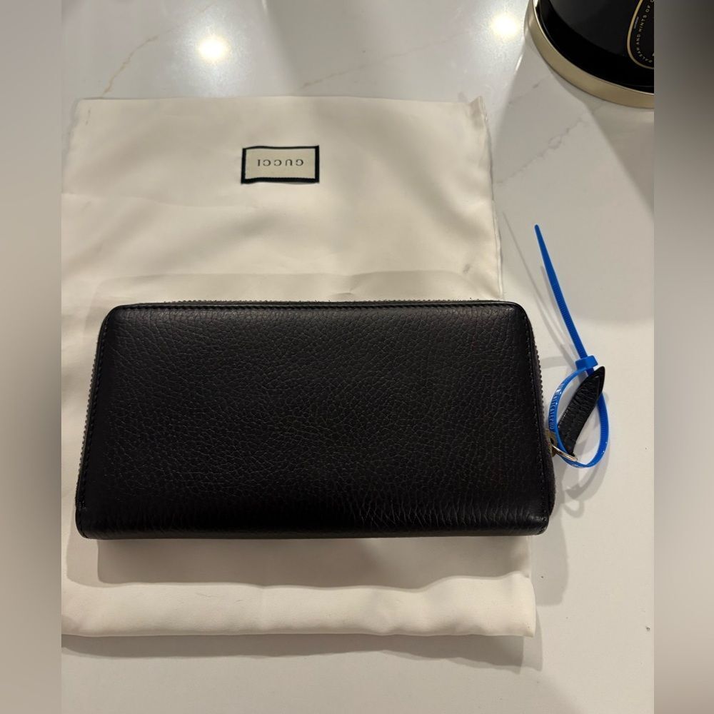 Gucci
Marmont Butterfly Double G Logo Continental Black Wallet - Picture 2 of 10
